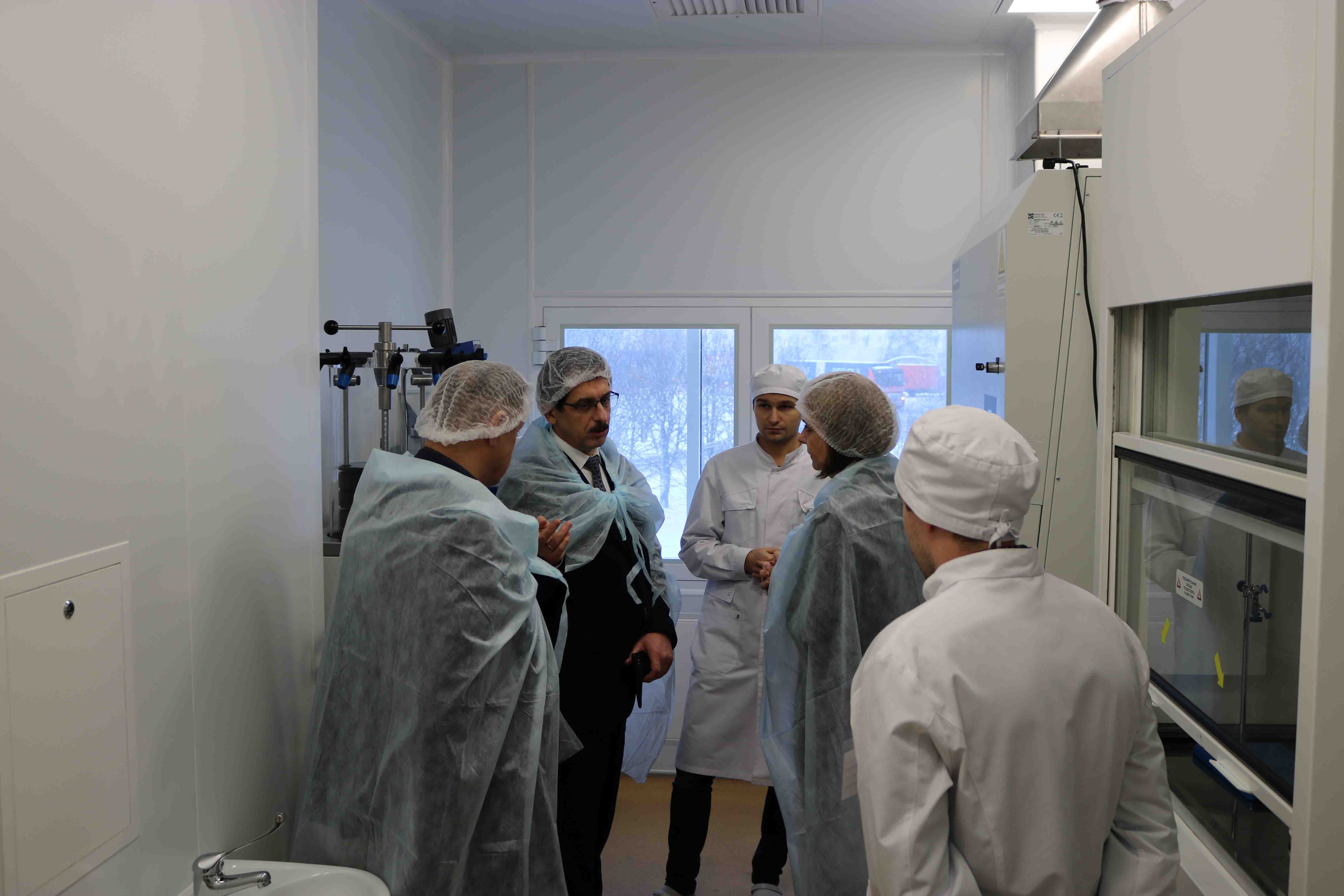 Первый зам. Министра образования посетил УП «УНИТЕХПРОМ БГУ»