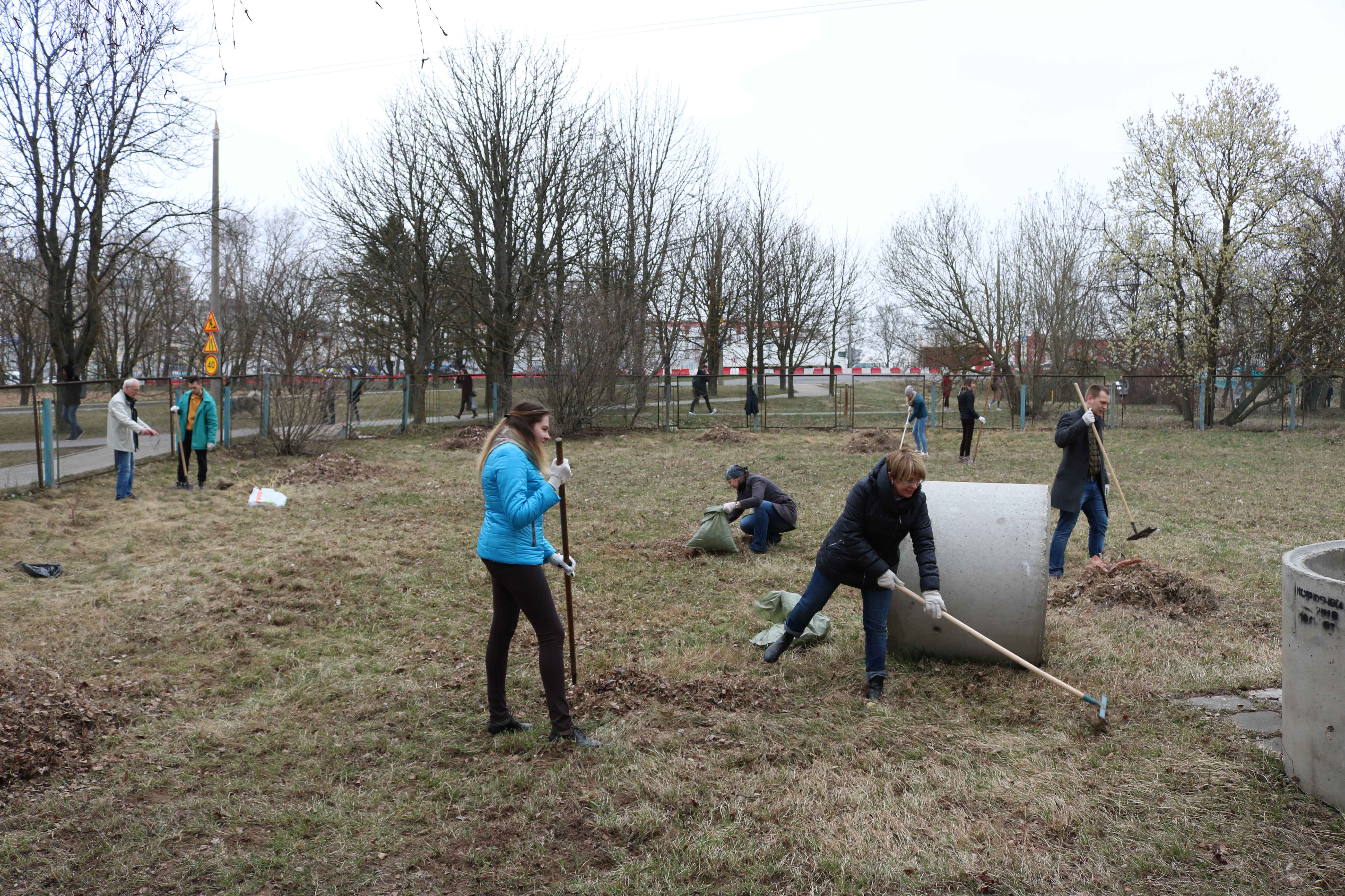 Субботник на территории УП "УНИТЕХПРОМ БГУ"